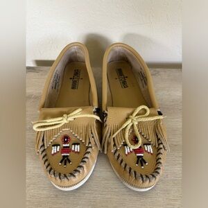 Minnetonka thunderbirds moccasins